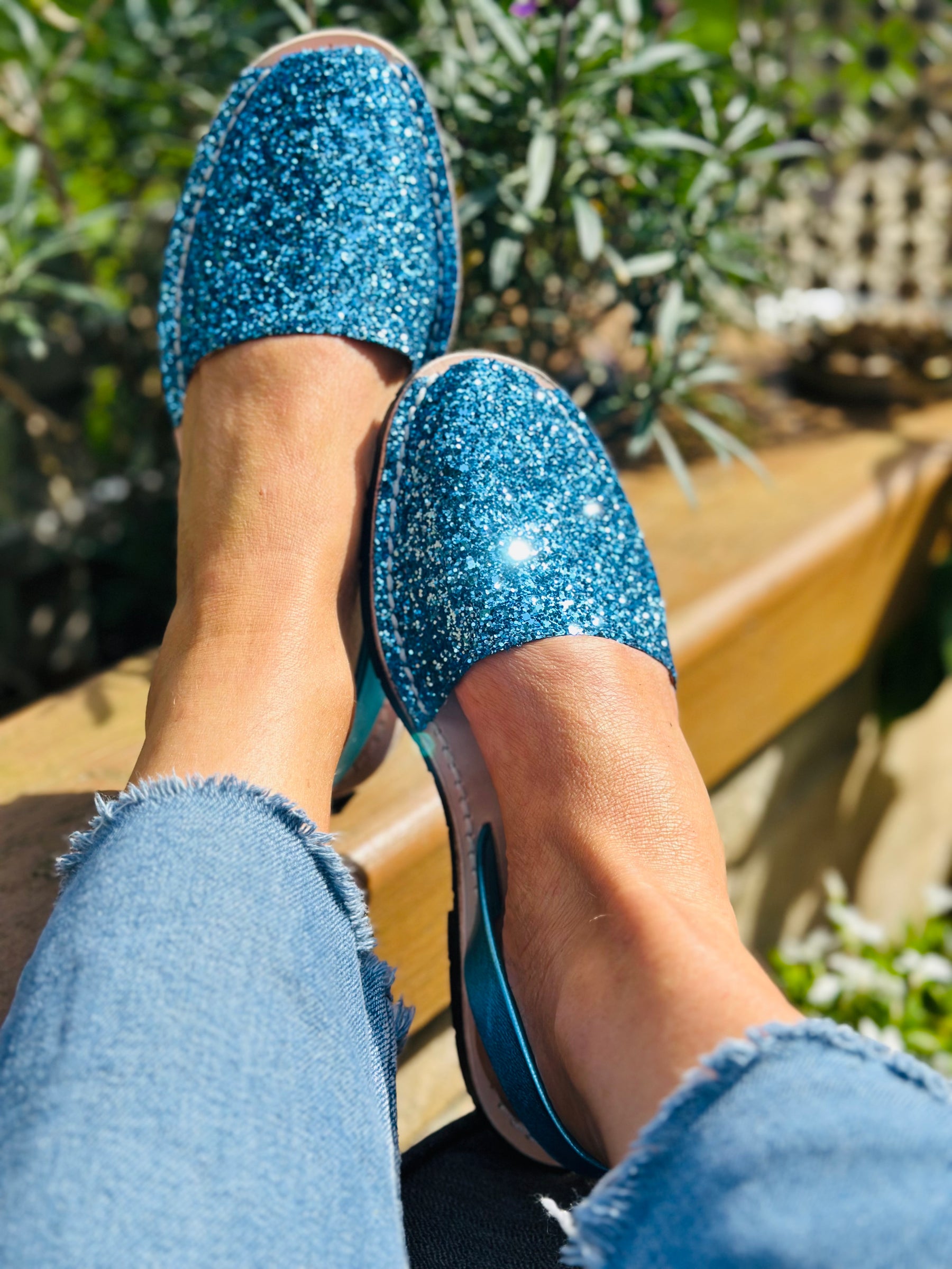 SAMPLE SALE Blue Glitter size 39,40,42