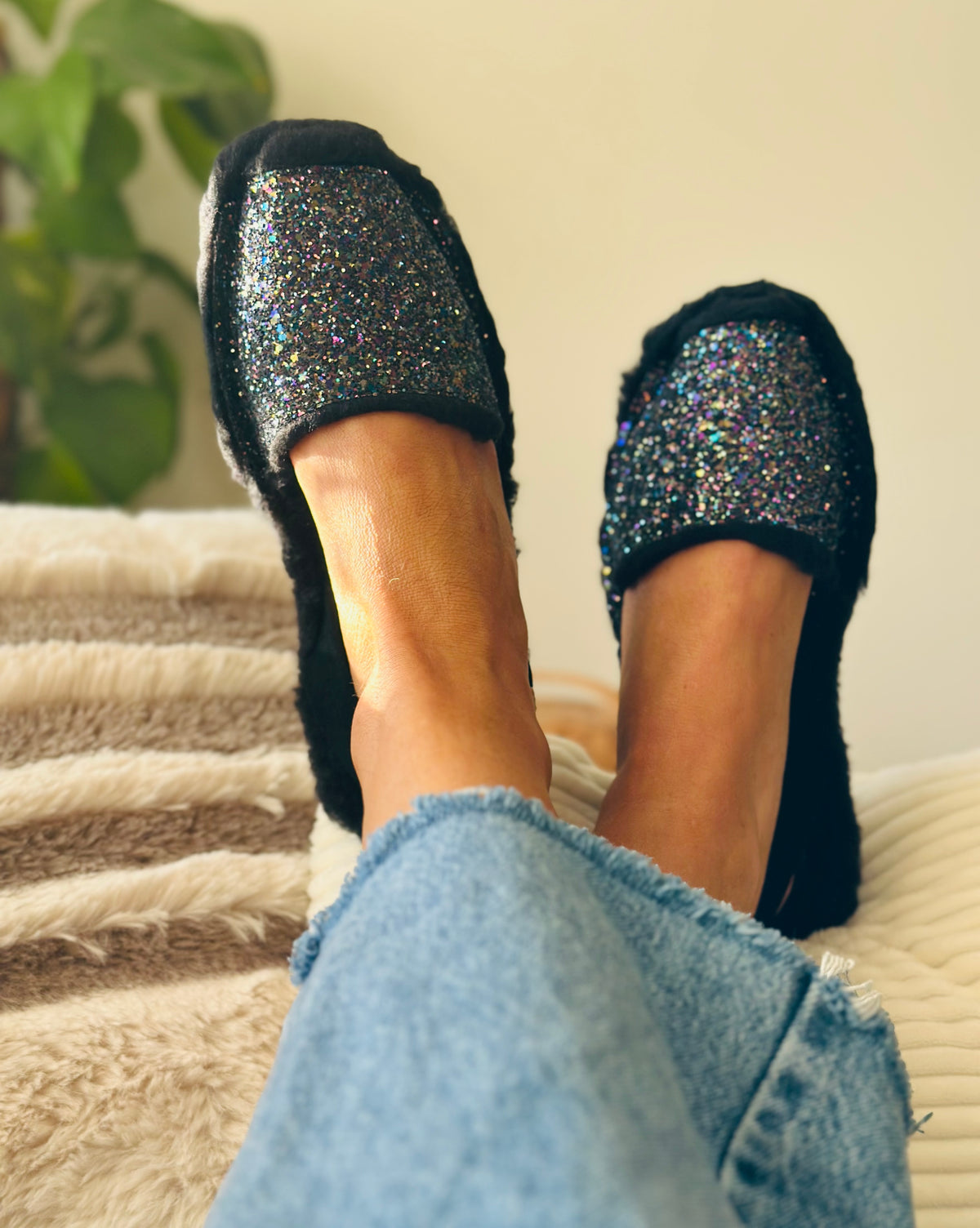 Black Multi Glitter Palmaira Snug