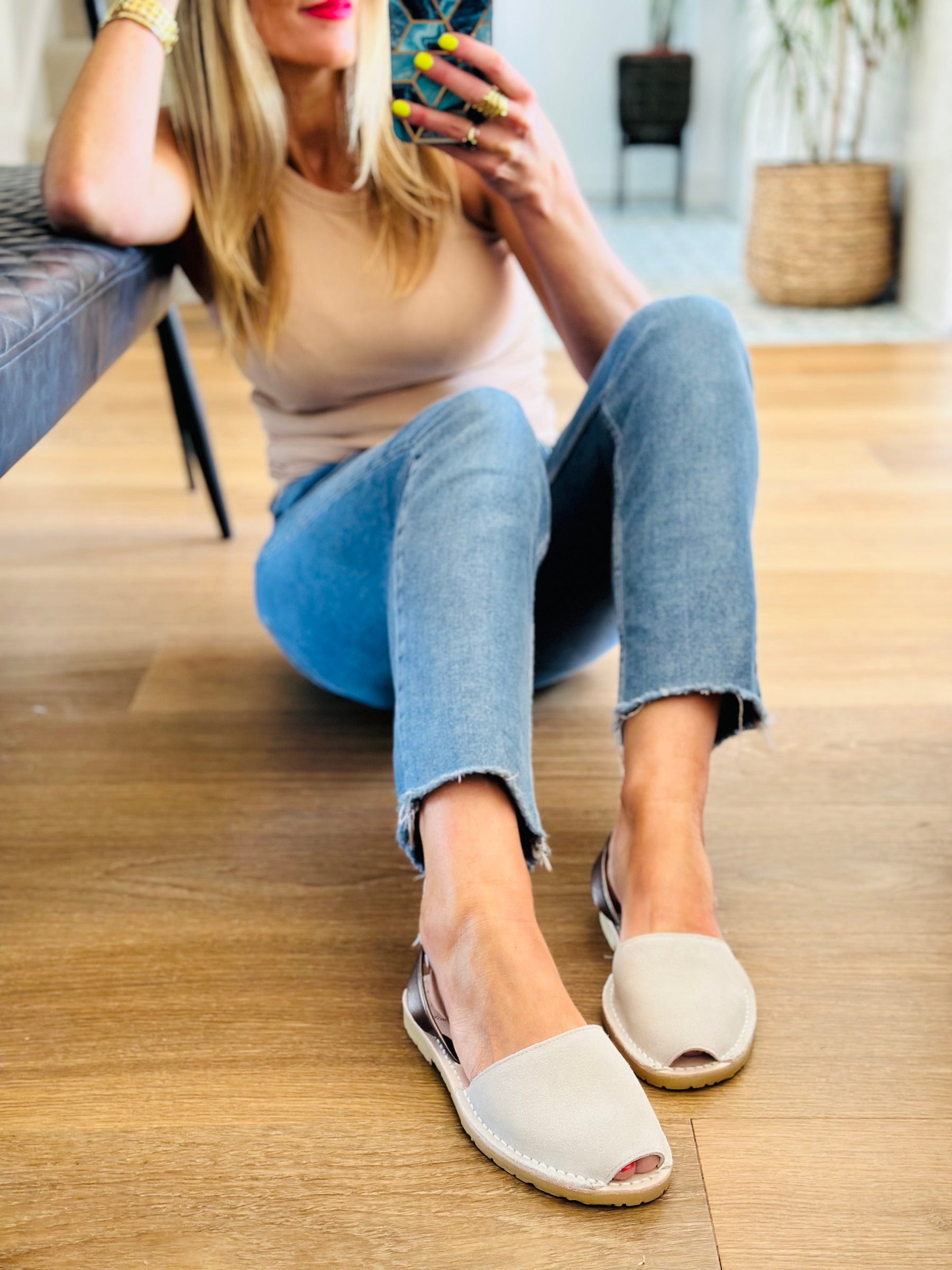 SAMPLE SALE Grey Suede-size 39