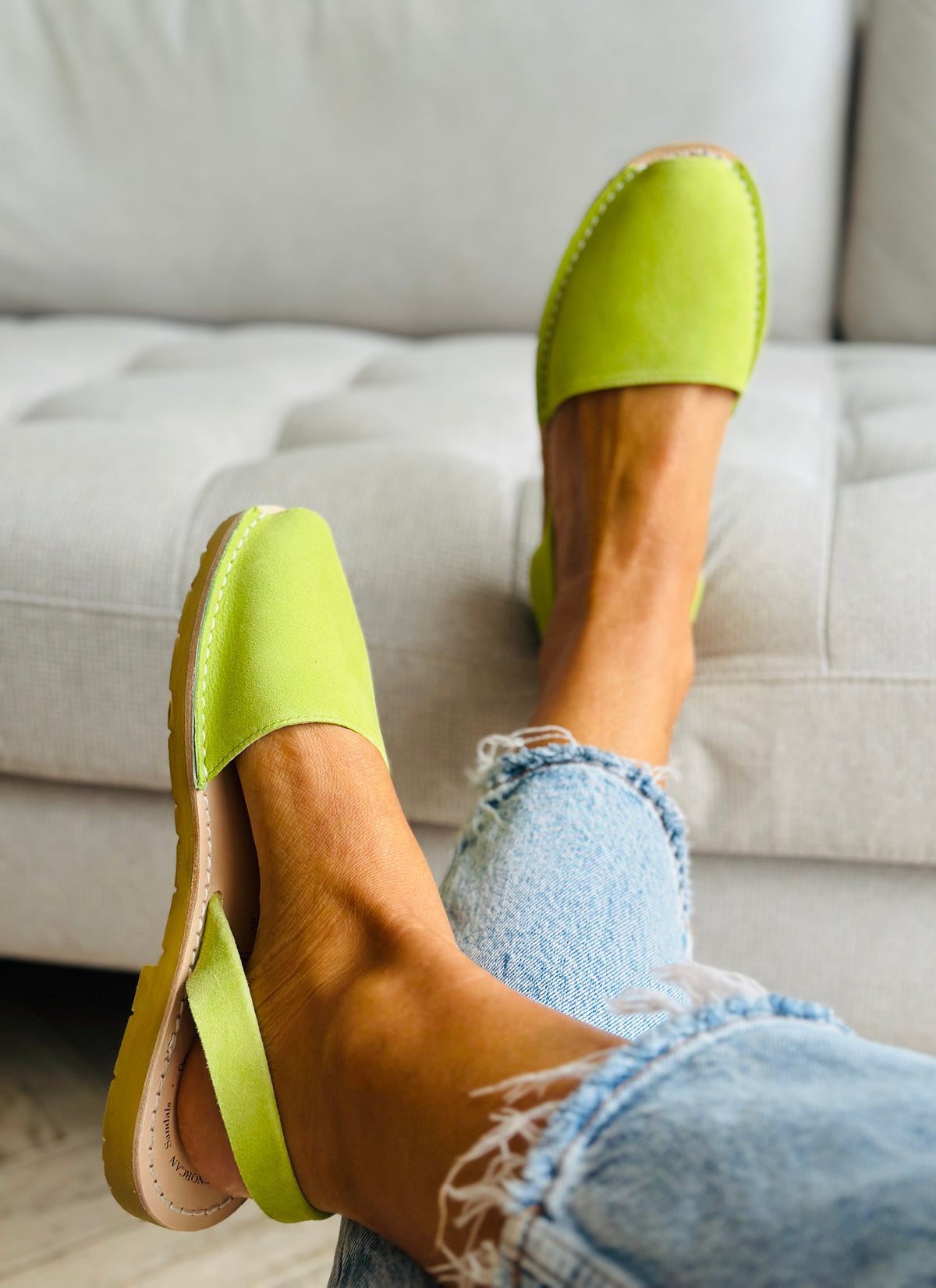 Kiwi Green Suede Avarcas