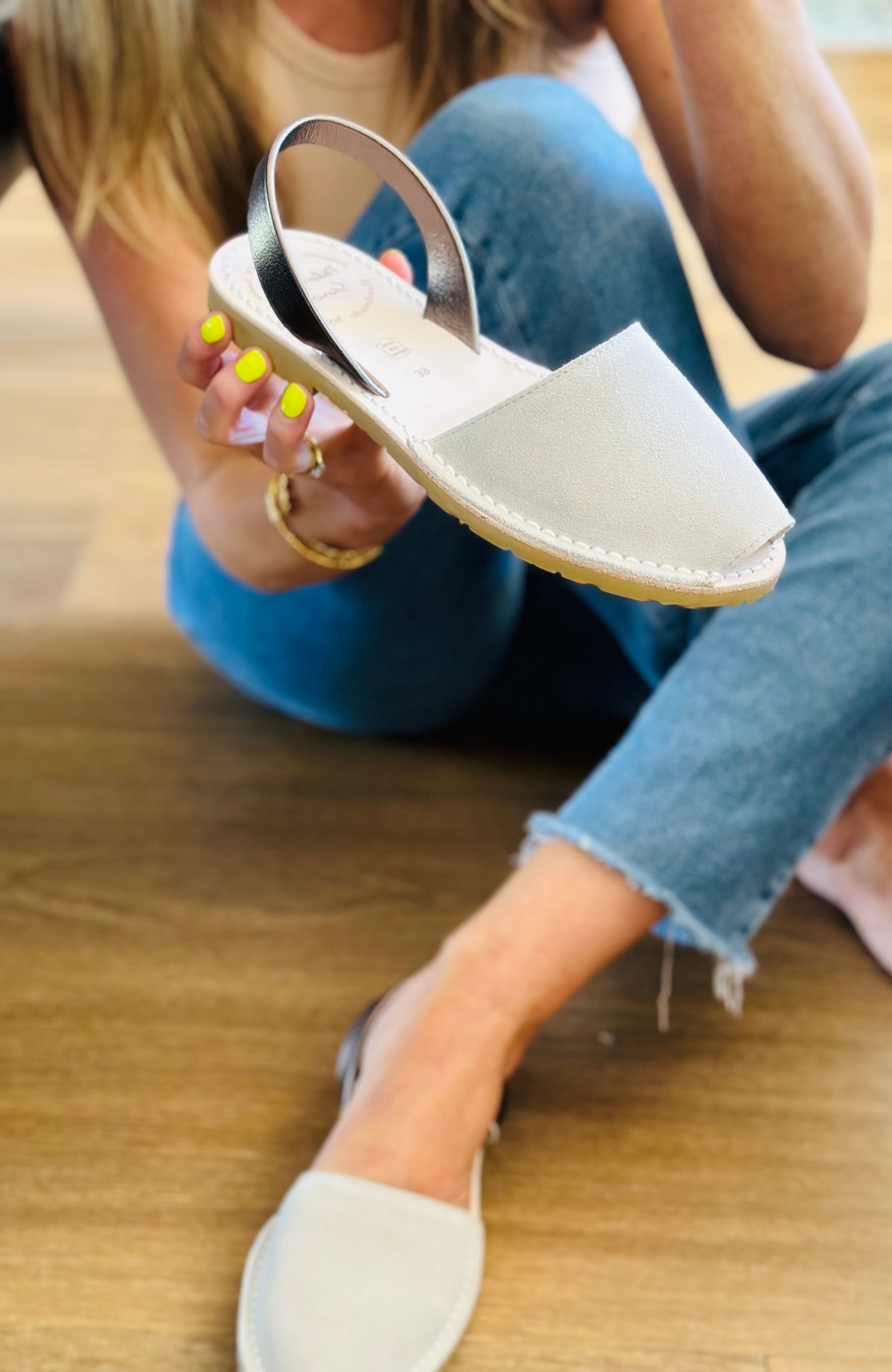 SAMPLE SALE Grey Suede-size 39