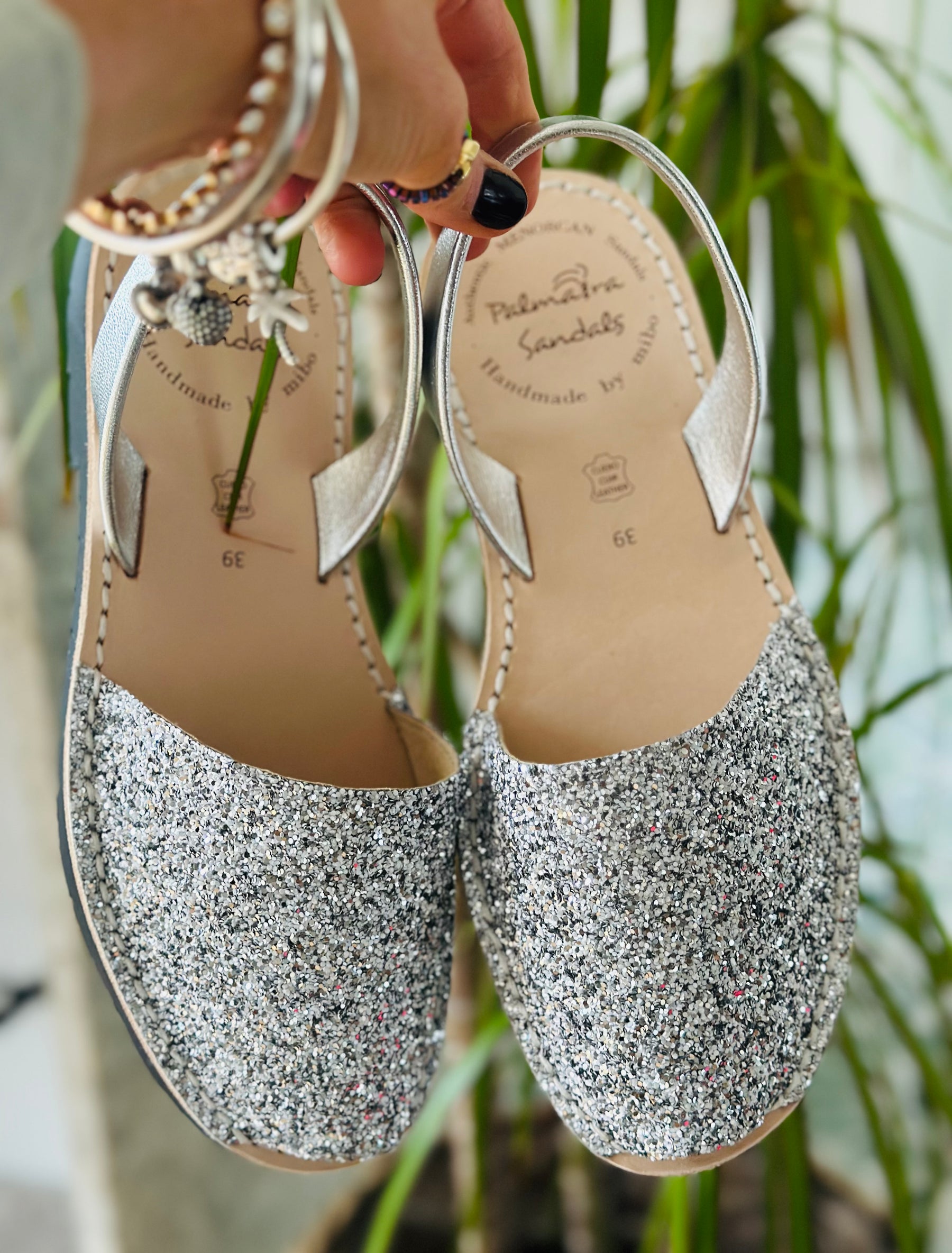 SAMPLE SALE Silver Multi Sparkle size 40