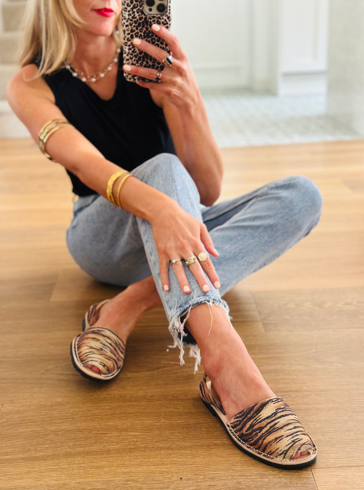 Untamed Tiger Print Avarcas