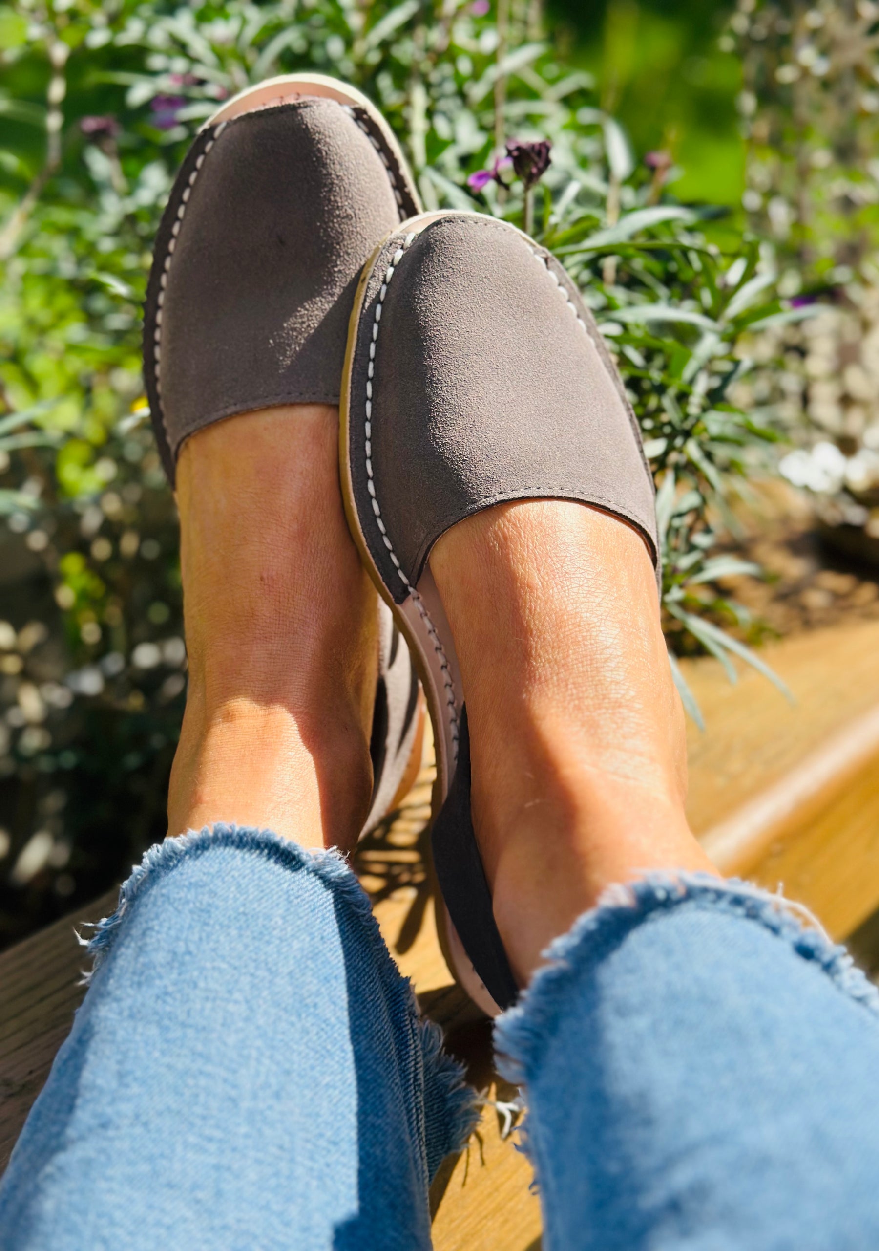SAMPLE SALE Grey Suede size 38,39
