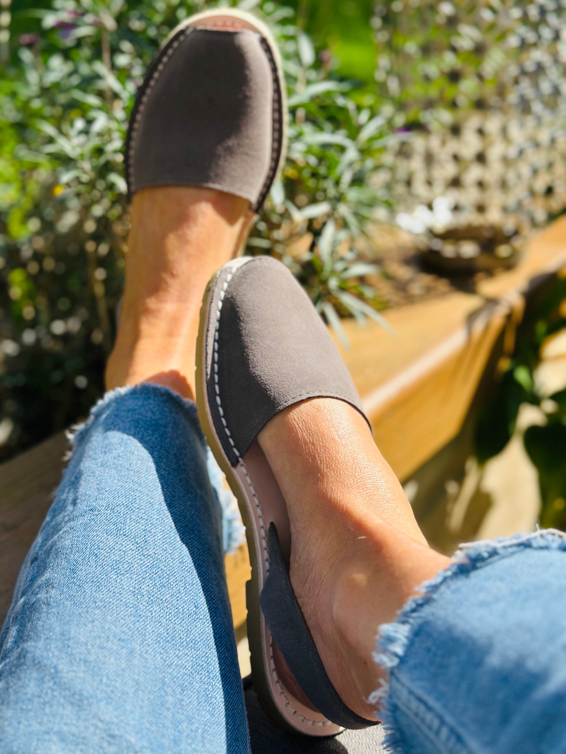 SAMPLE SALE Grey Suede size 38,39