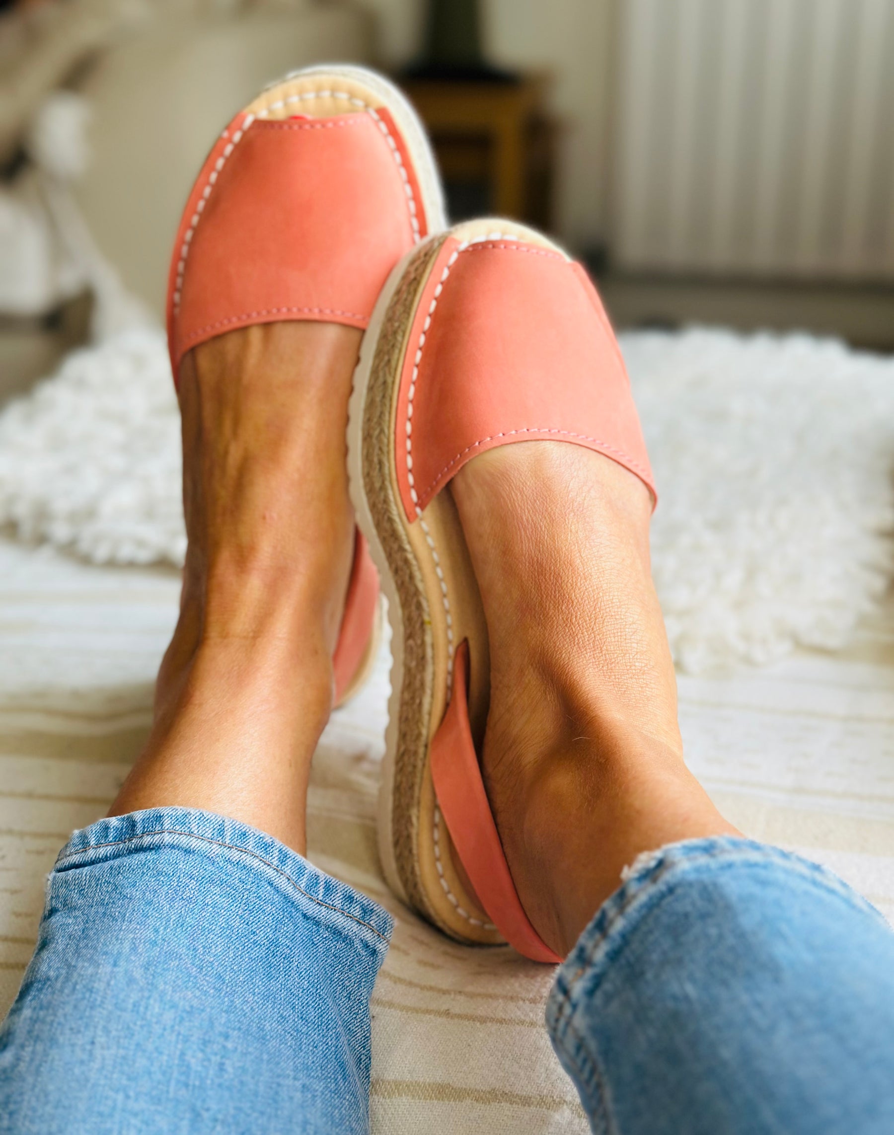 SAMPLE SALE Peachy Lowform Avarcas SIZES 37, 38, 41
