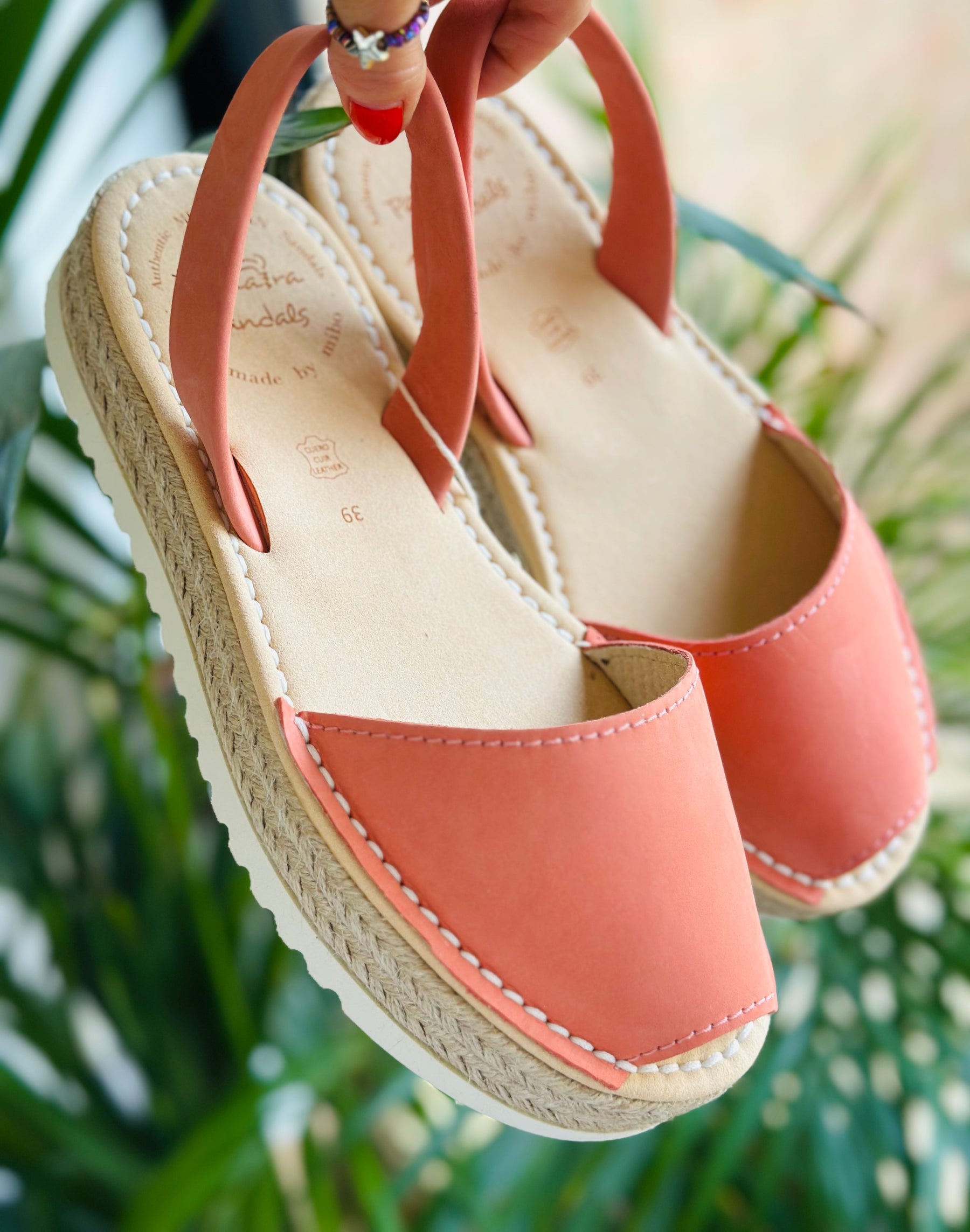 SAMPLE SALE Peachy Lowform Avarcas SIZES 37, 38, 41