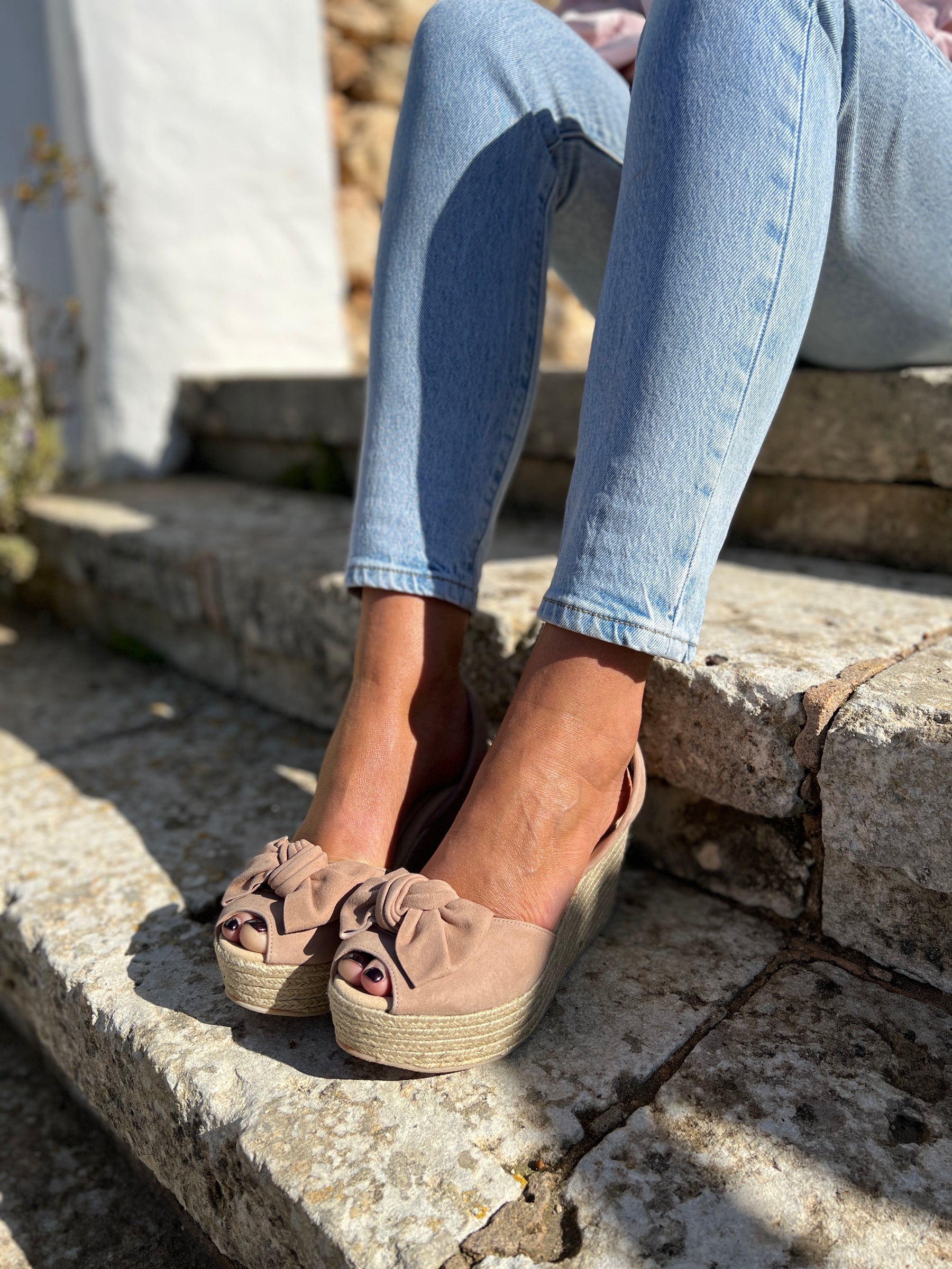 SAMPLE SALE Freya Mid Height Wedge size 39