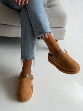 Platform Clogs Tan