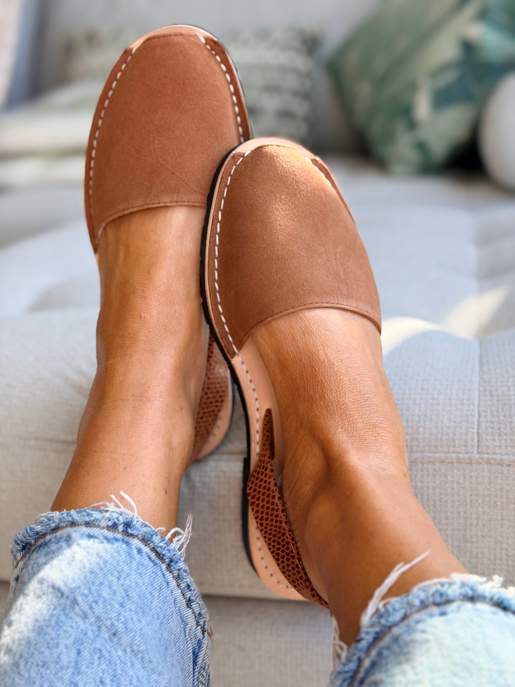 Rich Tan Suede Avarcas