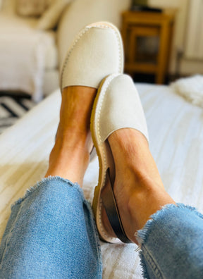 Morell Grey Suede Avarcas