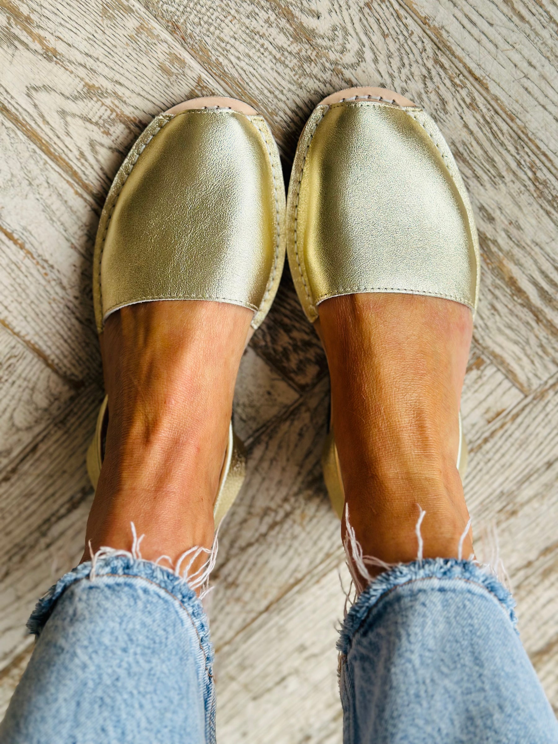 Gold Leather Avarcas