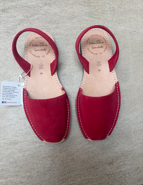 Sample Sale red suede size 40