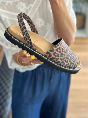 Leopard Leather Ergonomic Avarcas