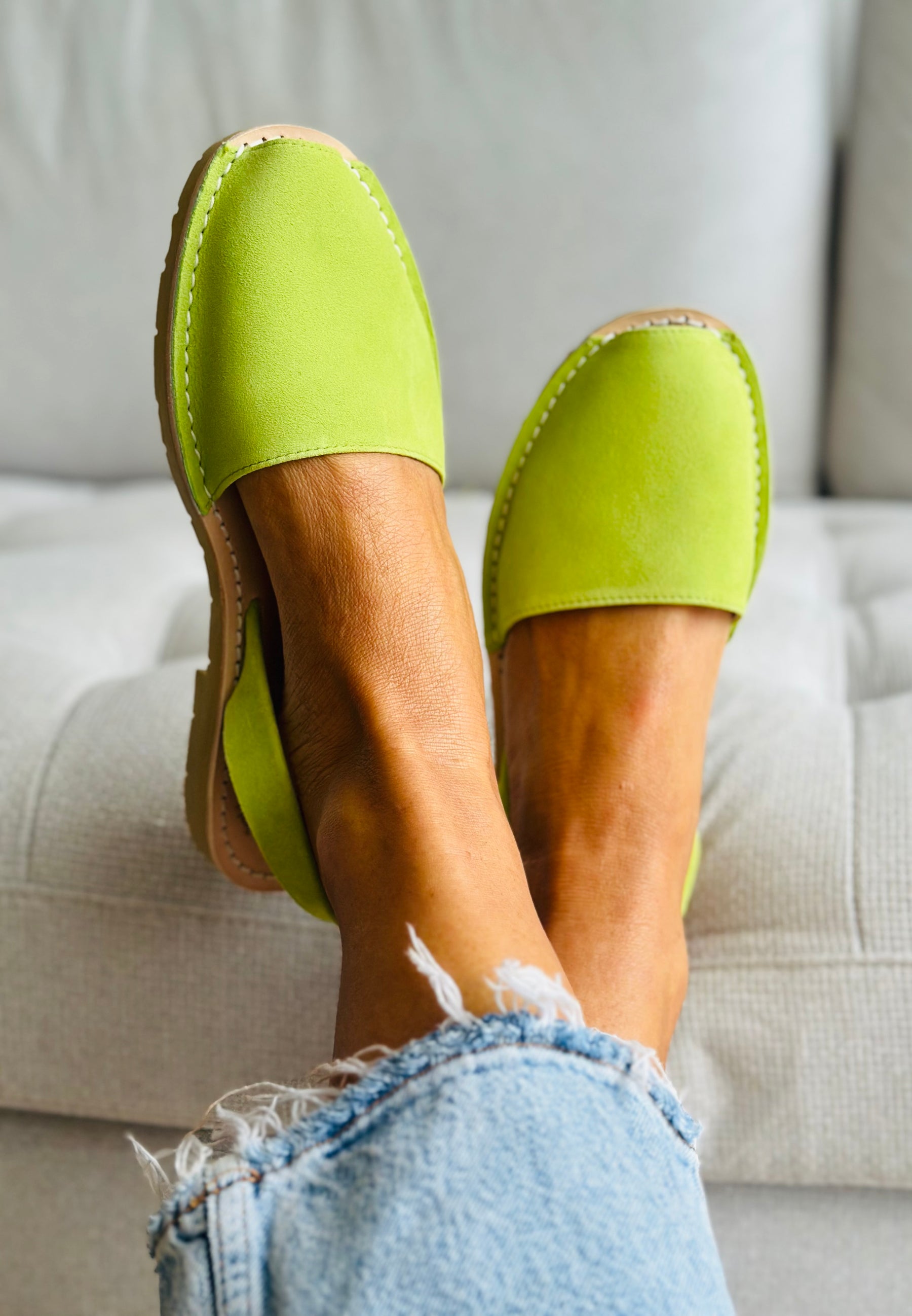 Kiwi Green Suede Avarcas