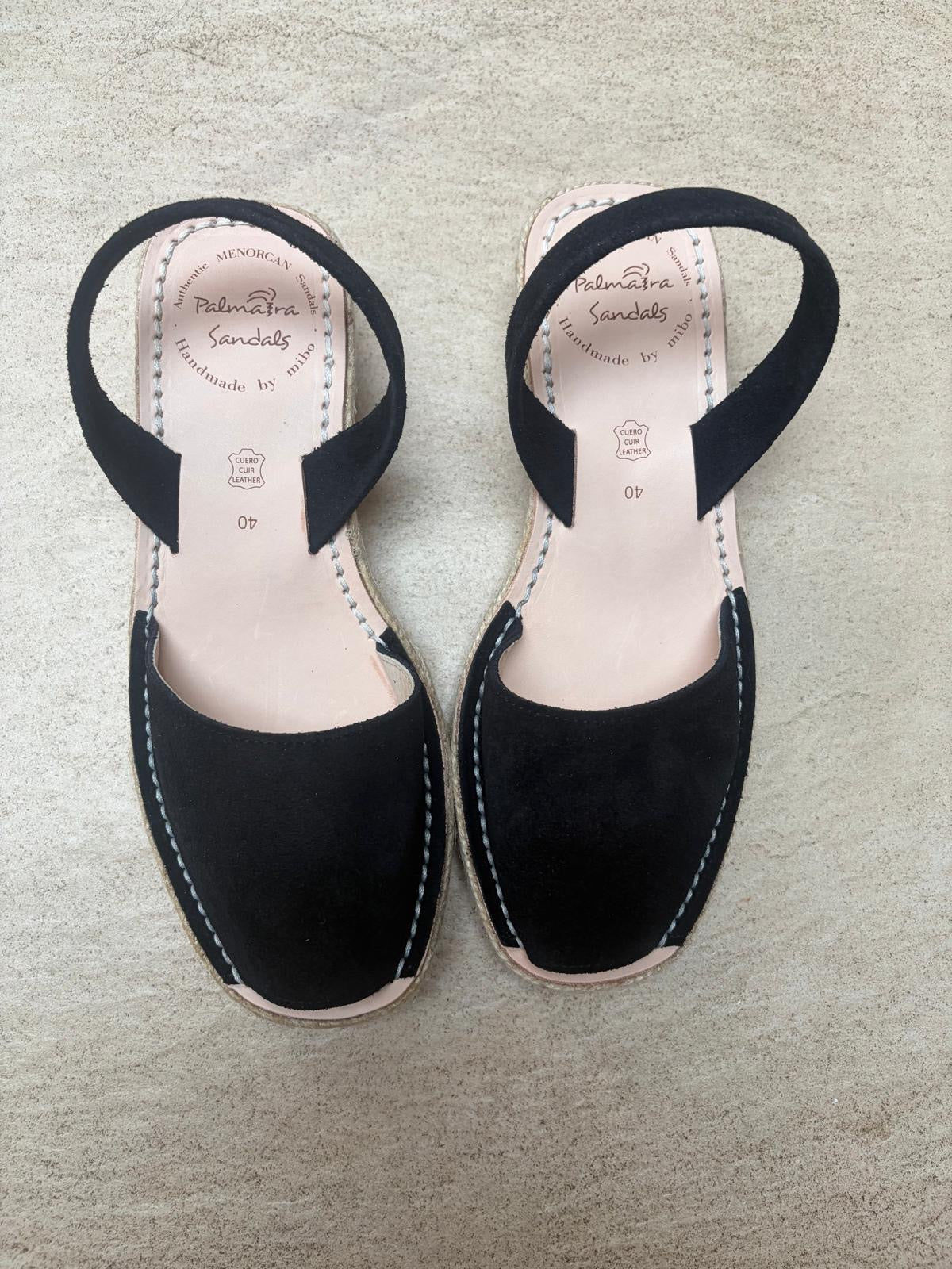Sample Sale black suede wedge size 40