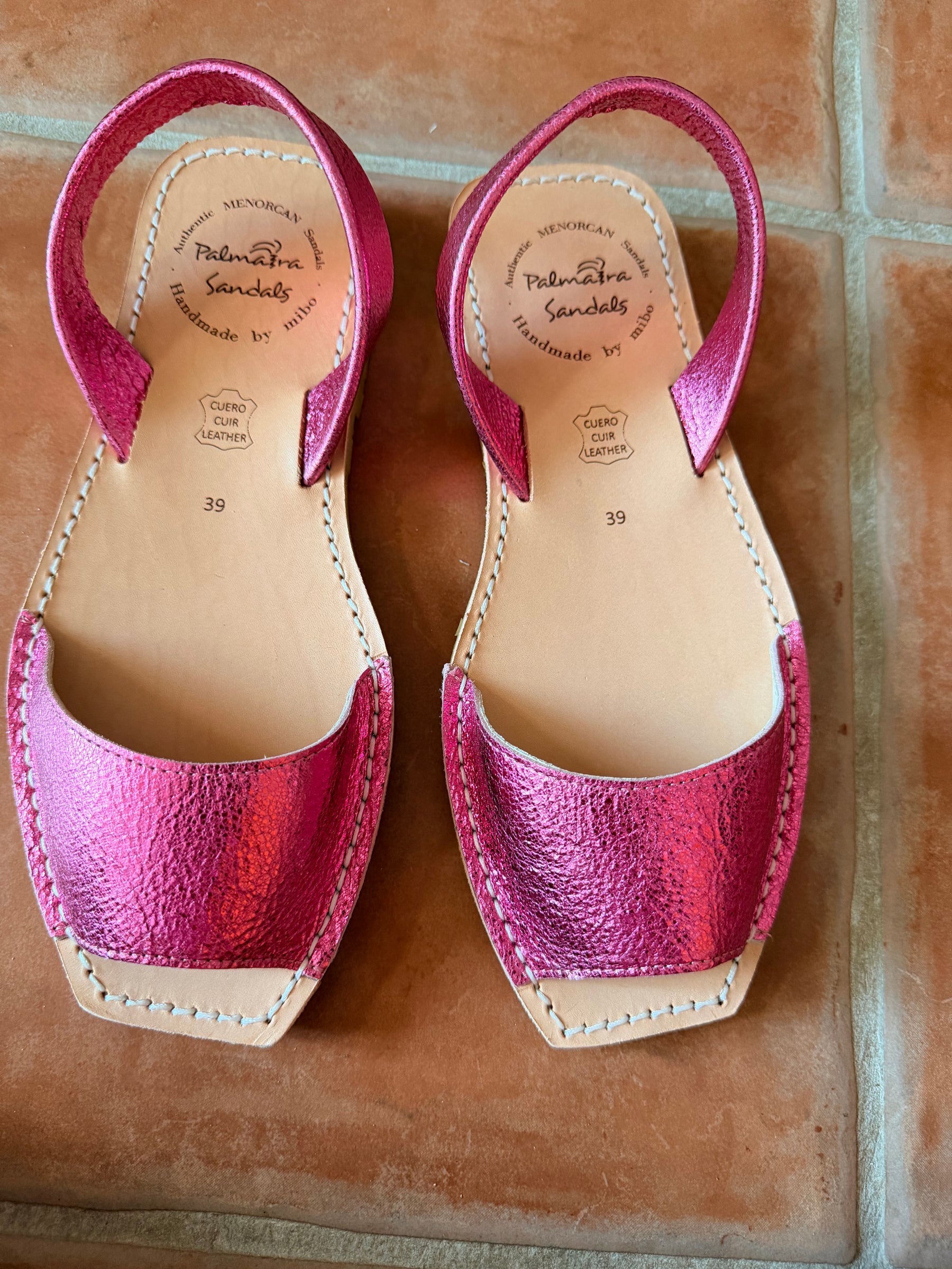 Sample Sale pink metallic peeptoe size 39