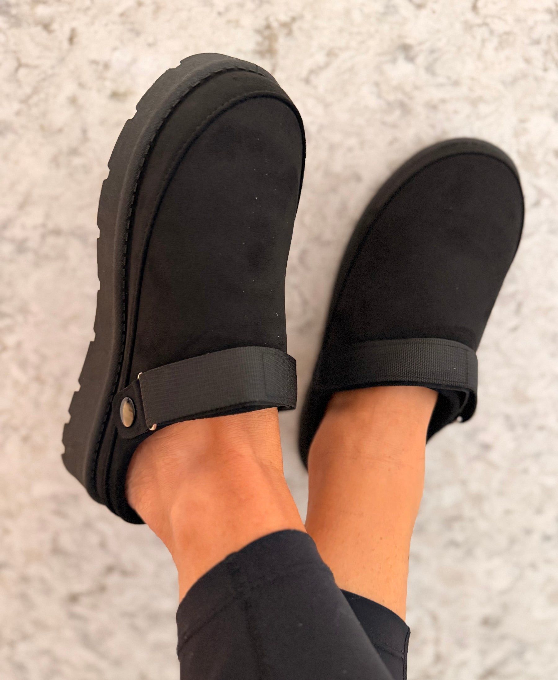 Platform Clogs Black