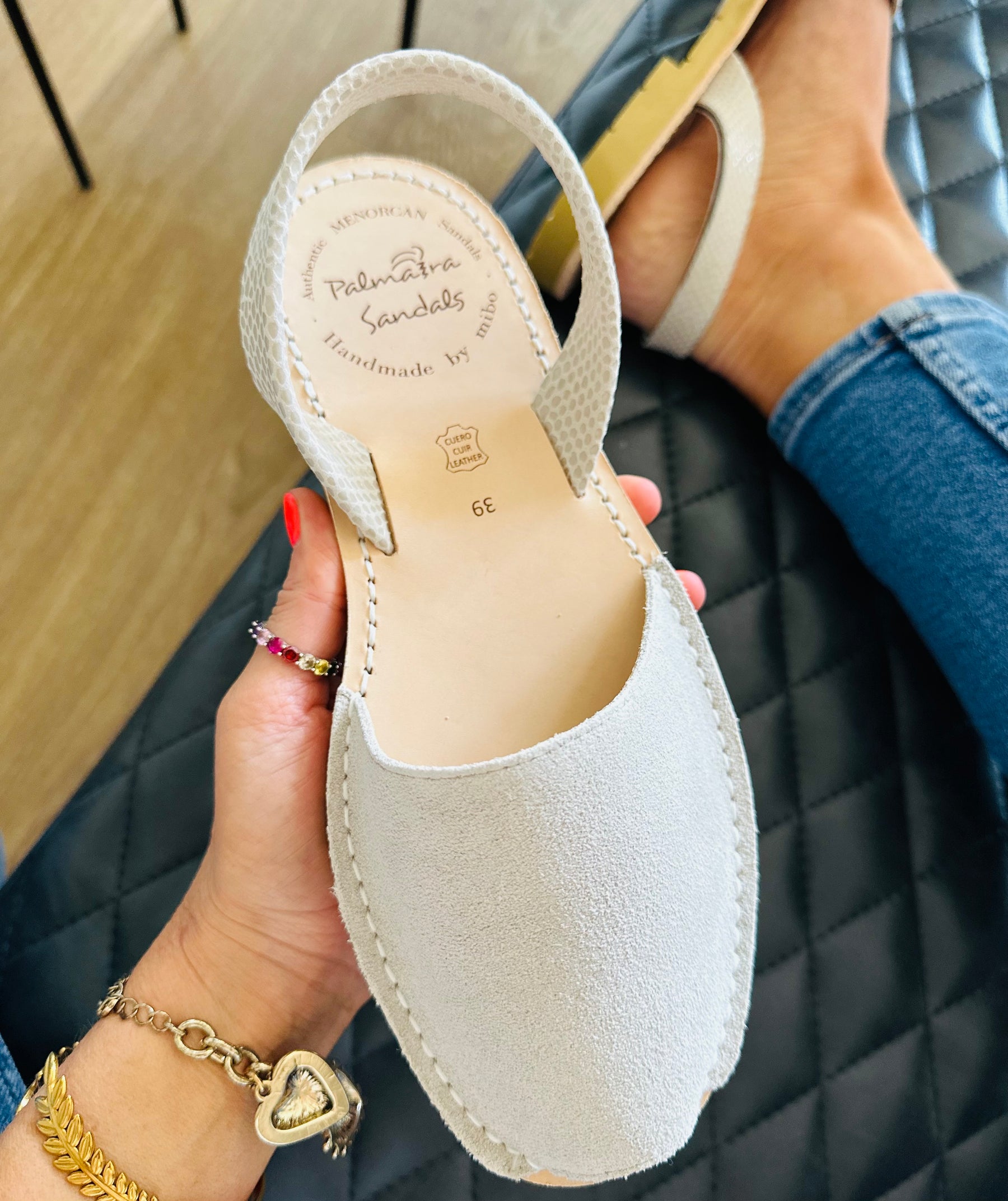 Cloud Dancer Suede Avarcas