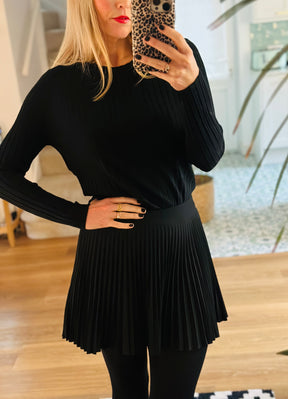 Round neck ribbed top