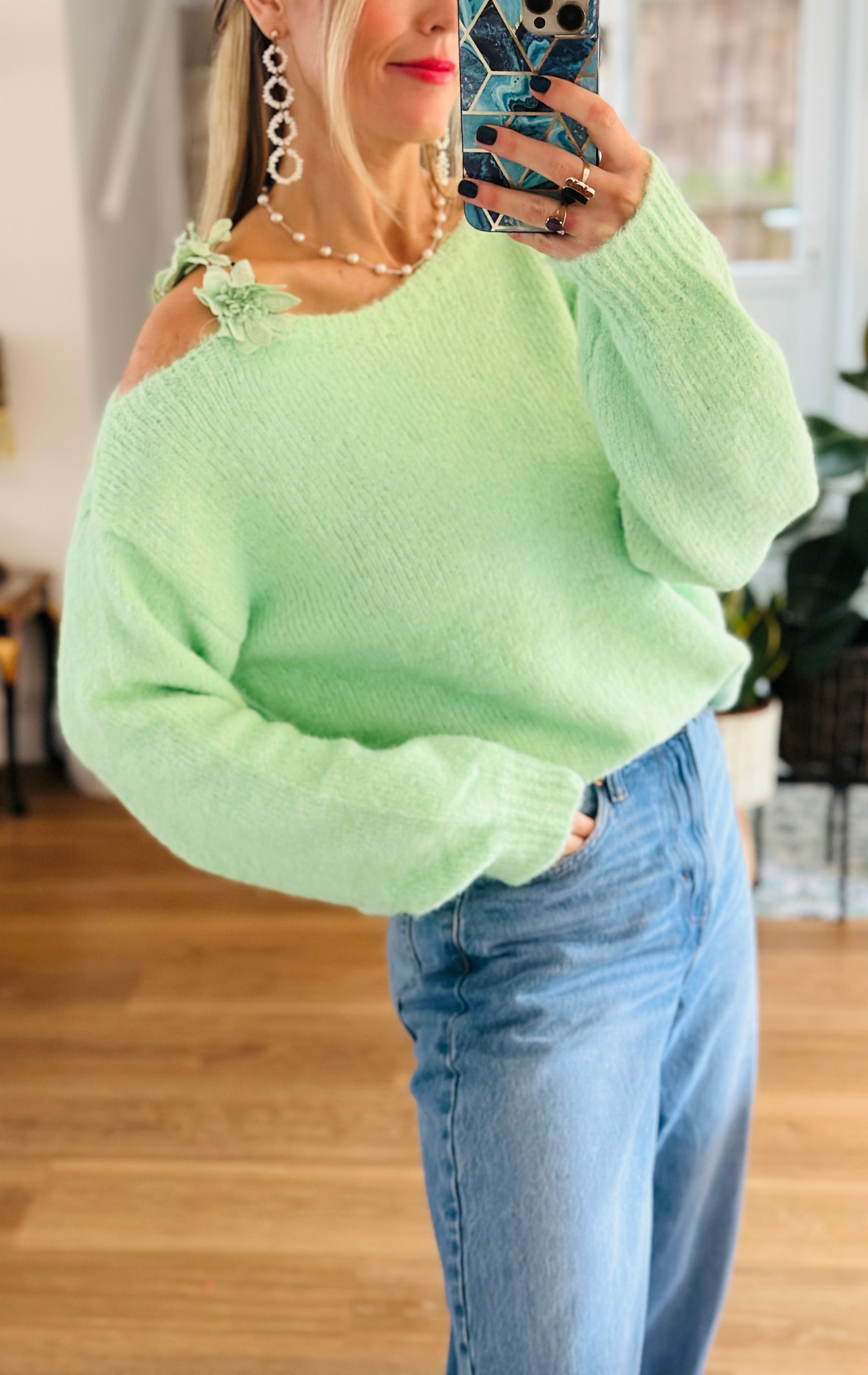 Flower Shoulder Jumper in Apple Green