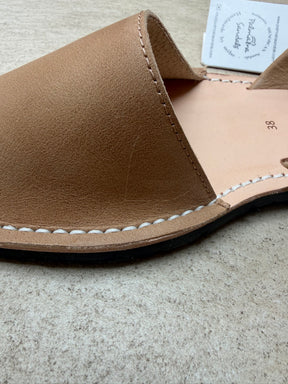 Minor Faults sandy tan size 38