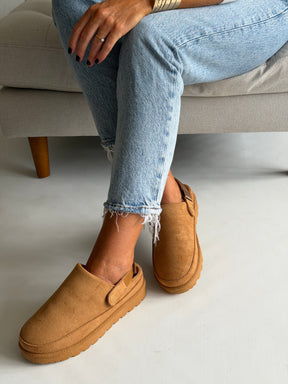 Platform Clogs Tan