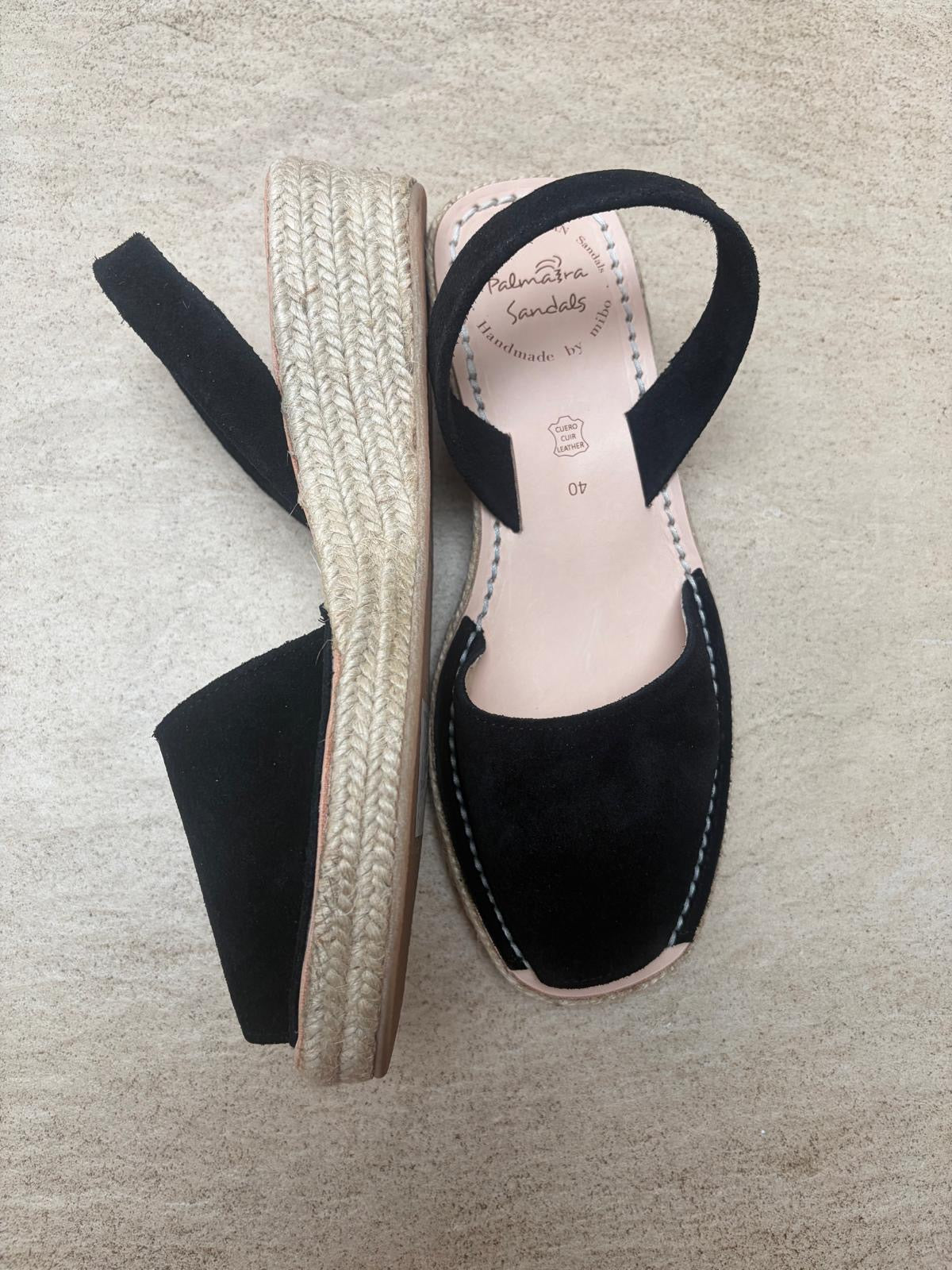 Sample Sale black suede wedge size 40