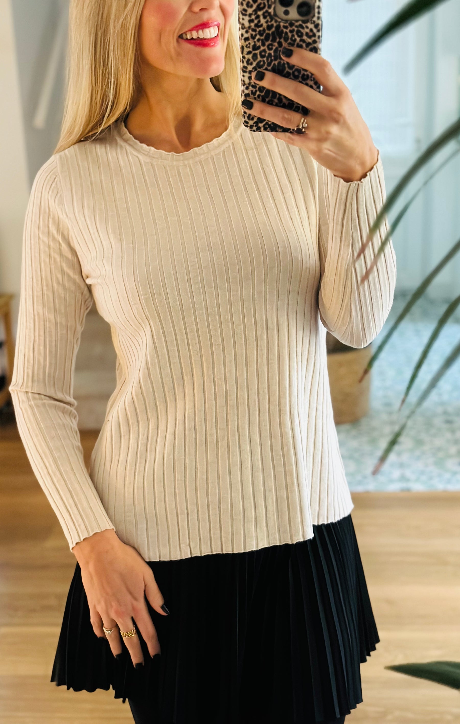 Round neck ribbed top