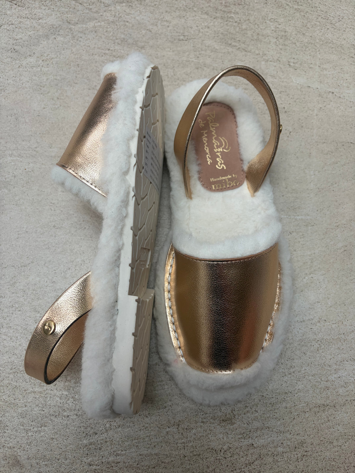Sample Sale gold snug size 40