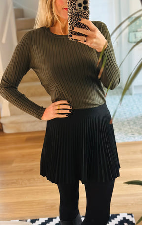 Round neck ribbed top