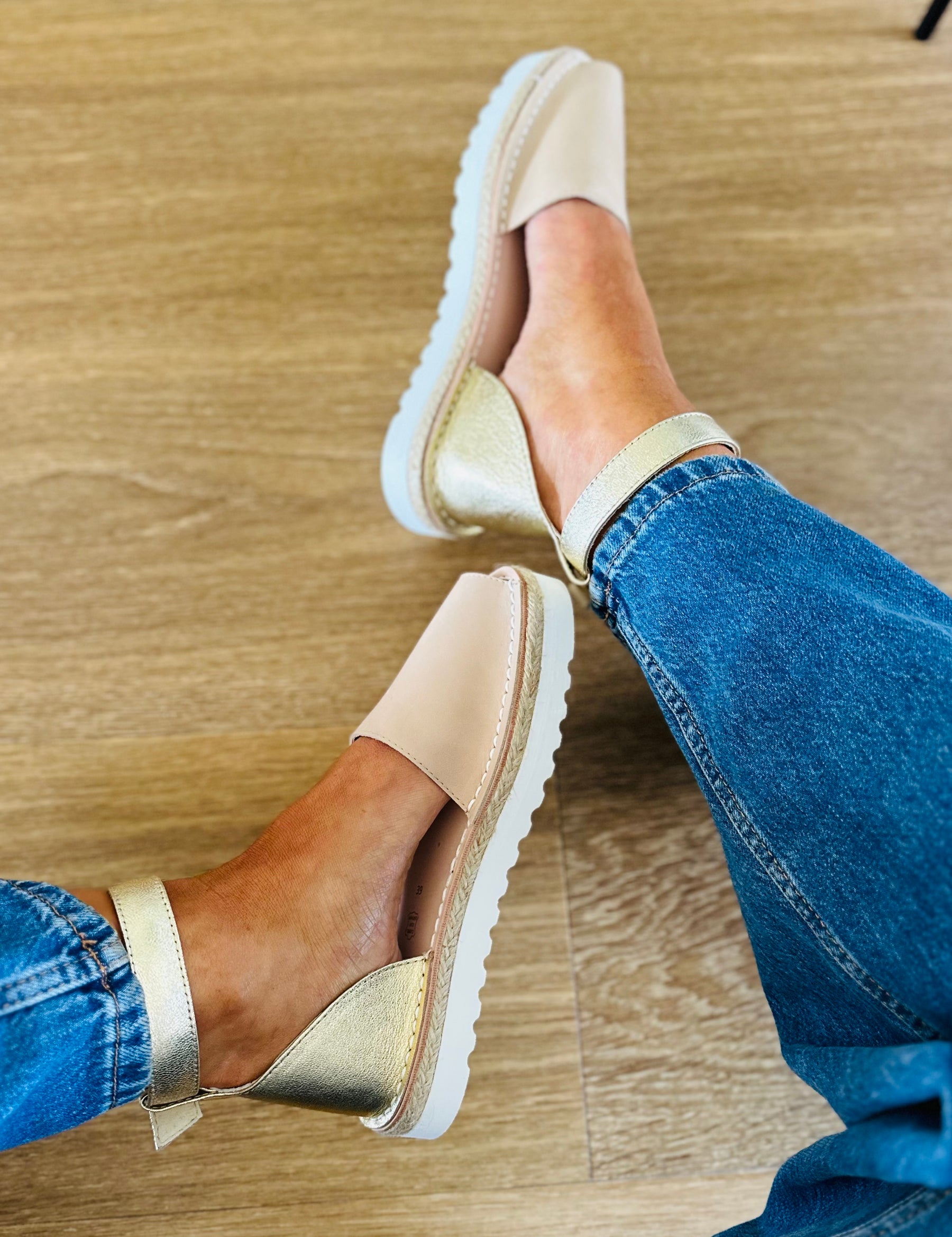 Jeanie Neutral Lowforms