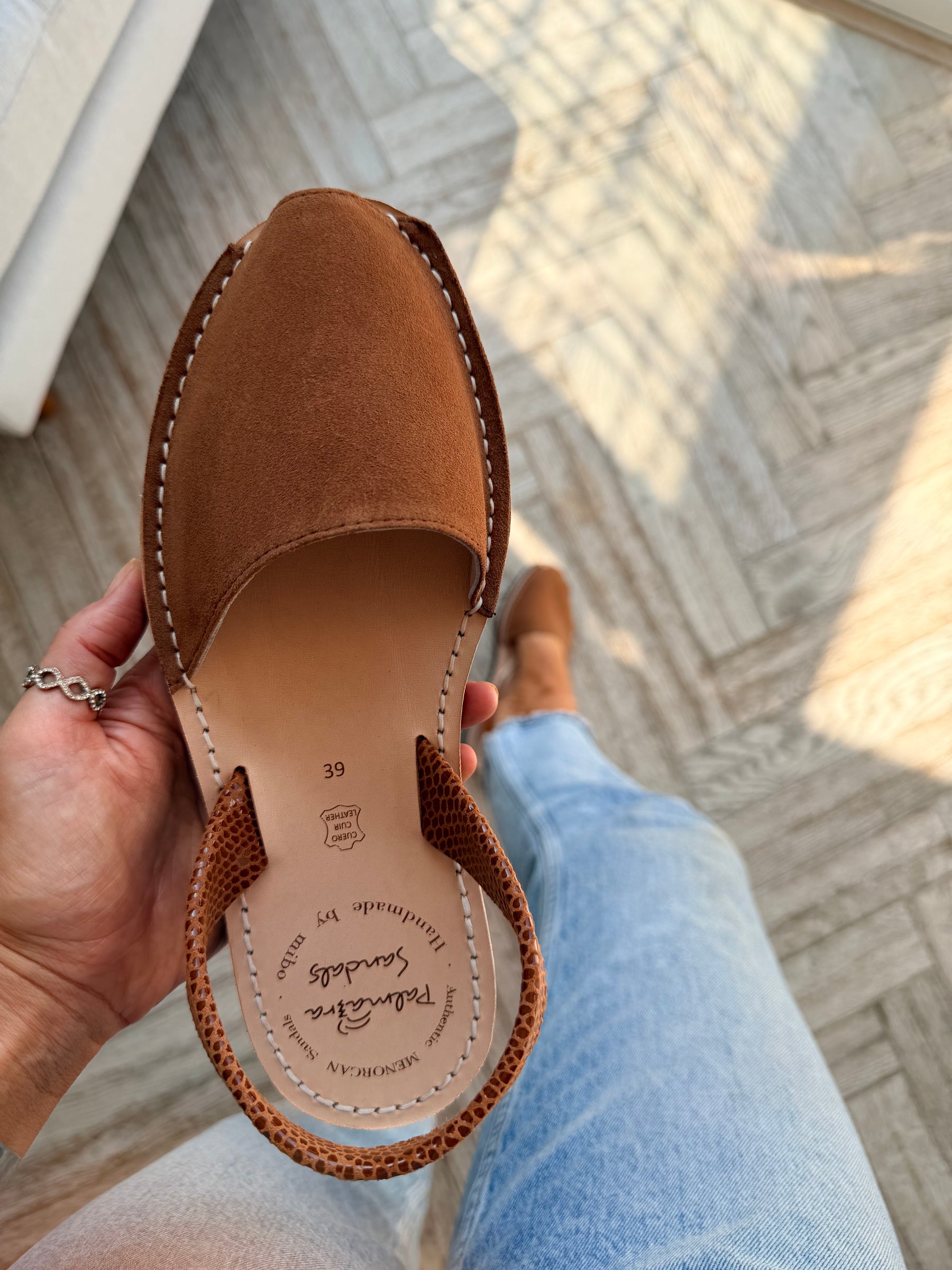 Rich Tan Suede Avarcas