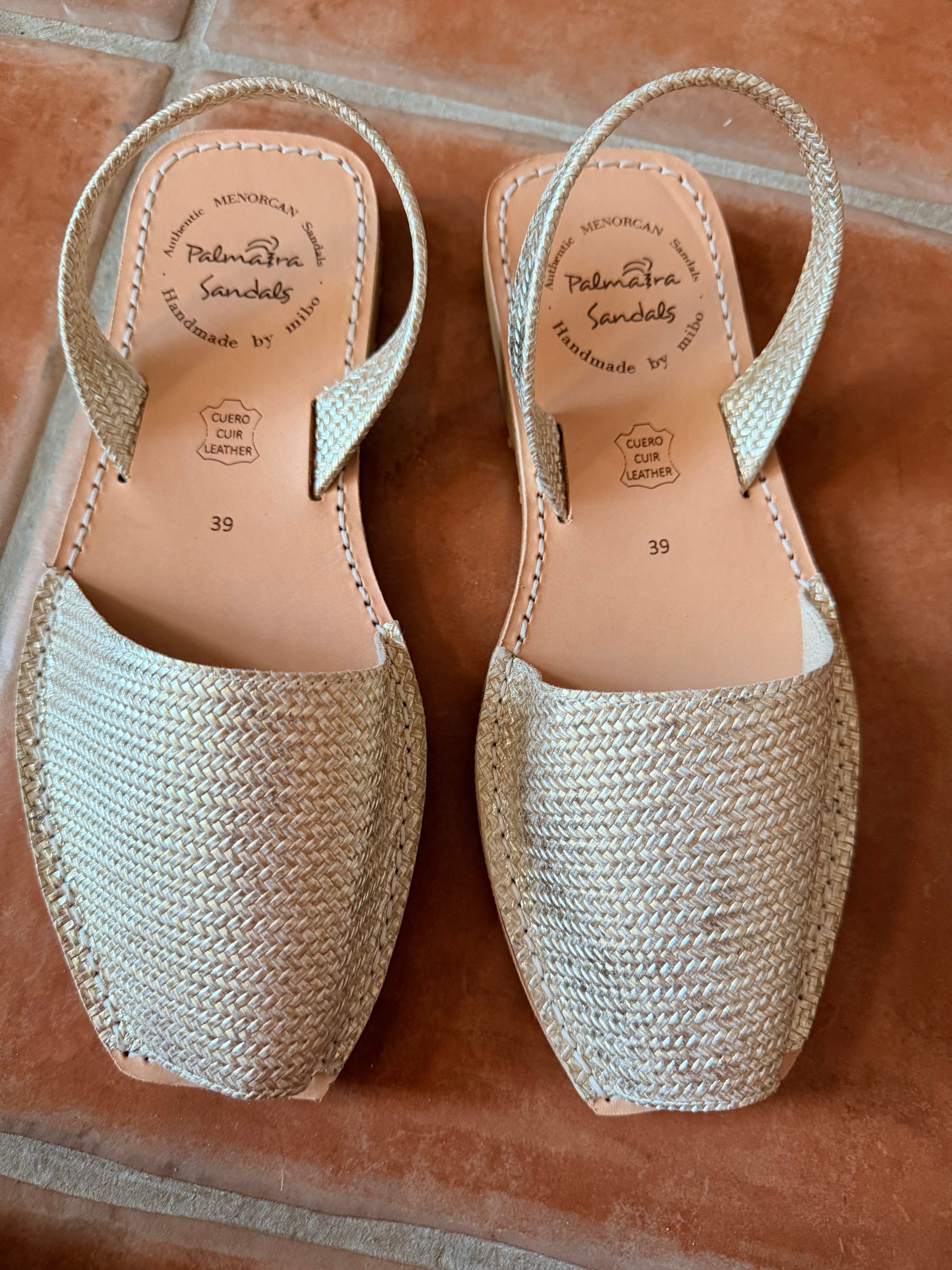Sample sale textured pearl size 39