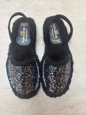 Sample Sale multiglitter black snugs size 40