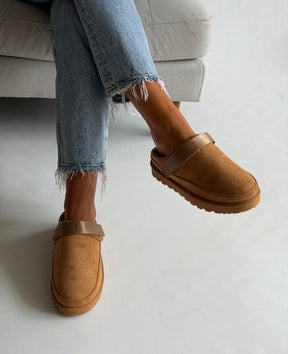 Platform Clogs Tan