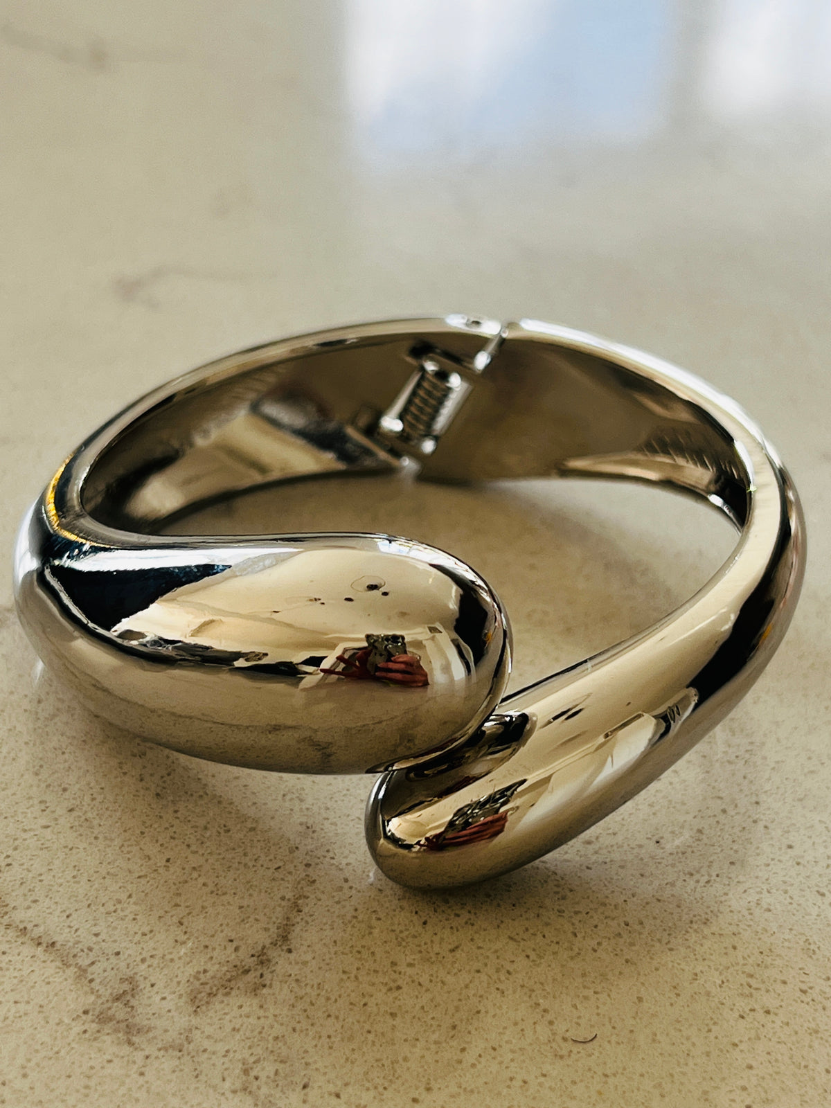 Hope Clasp Bangle