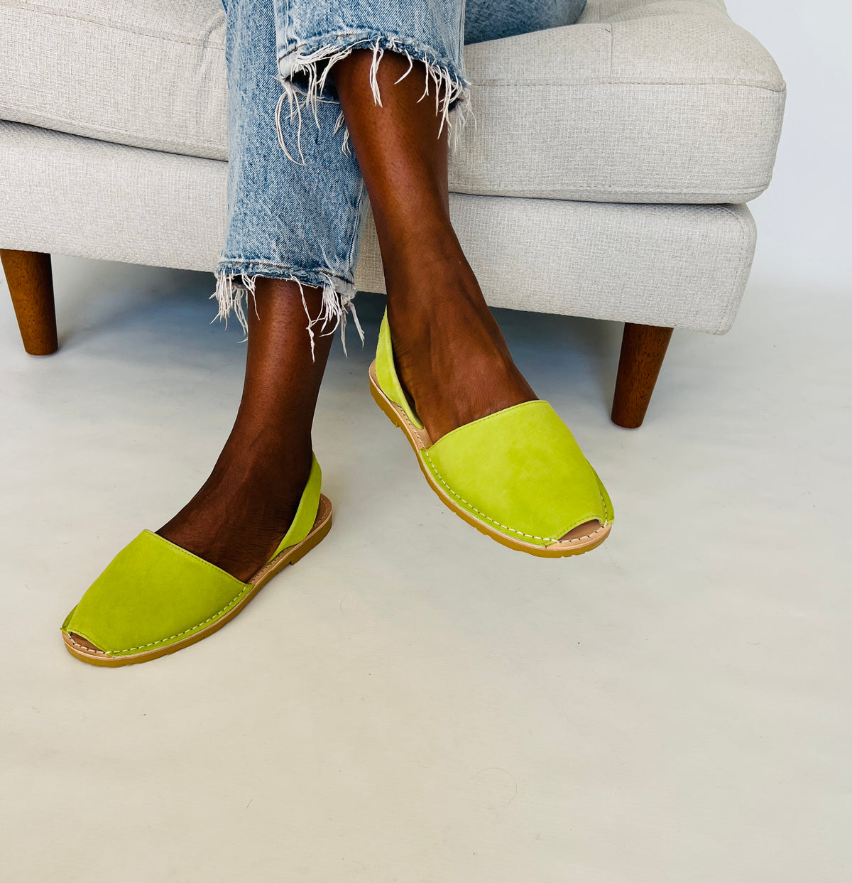 Kiwi Green Suede Avarcas