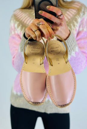 SAMPLE SALE Baby Pink Avarcas size 39