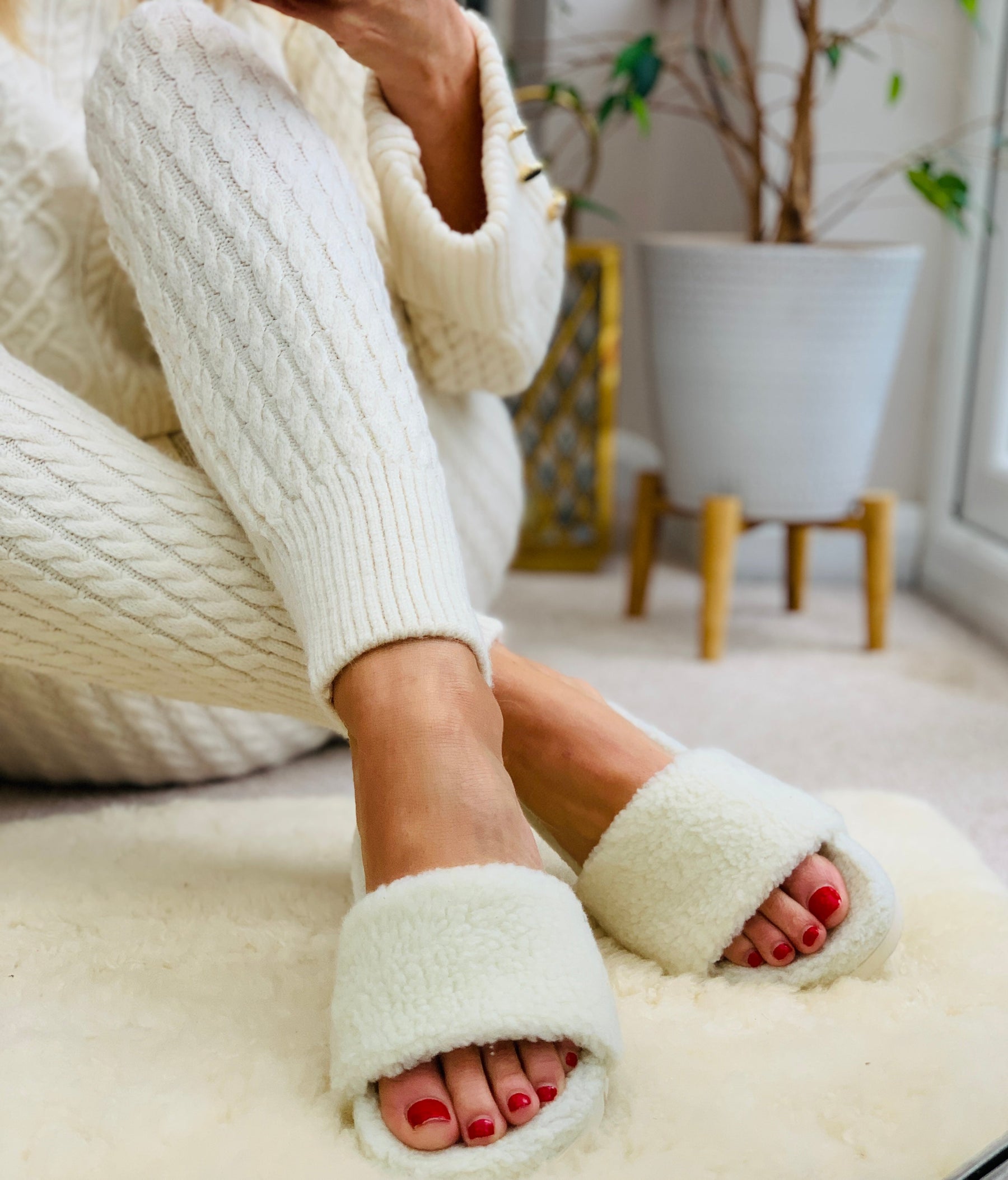 cream wool slipper slide with arch support