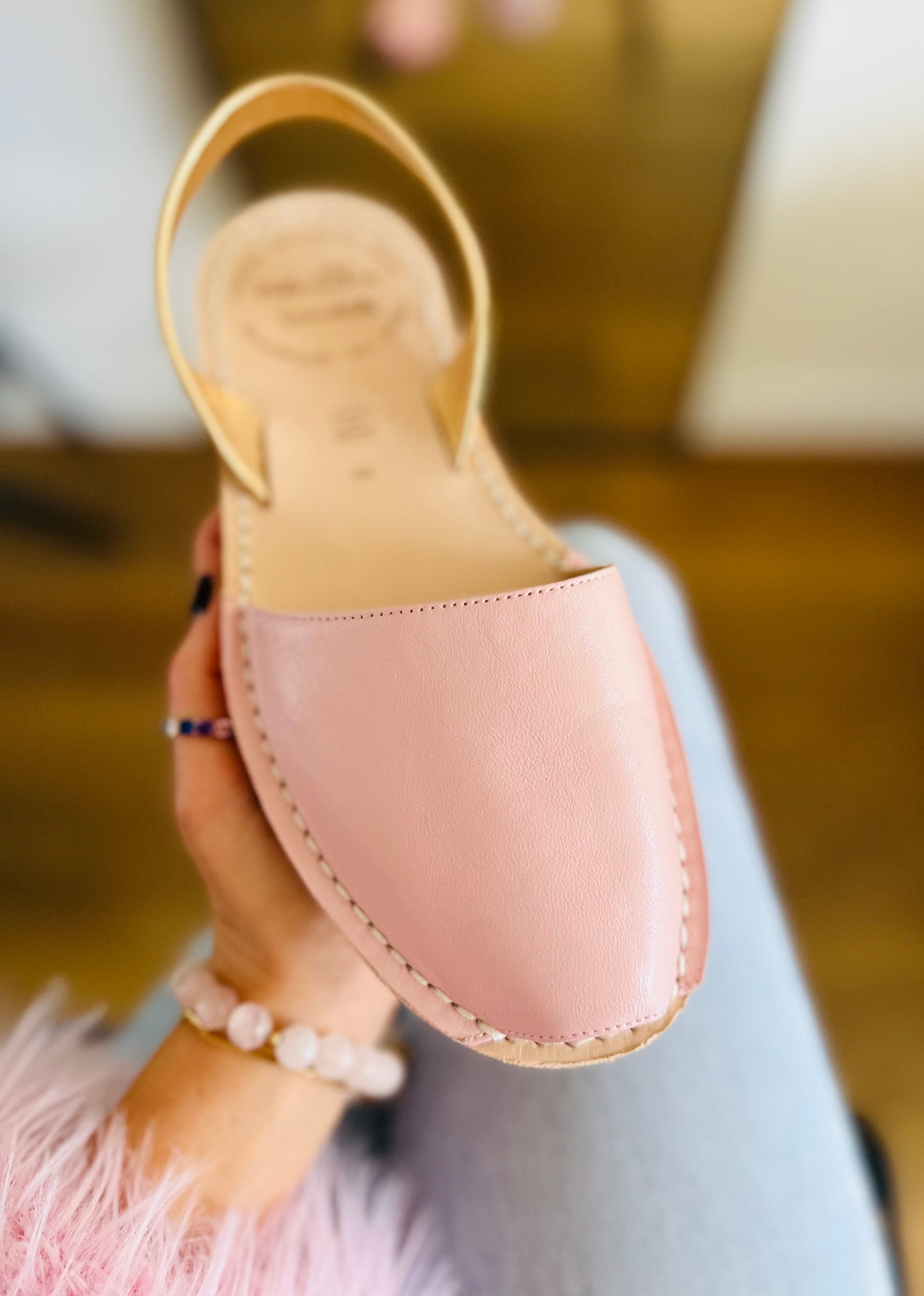 SAMPLE SALE Baby Pink Avarcas size 39