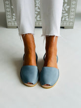 Levi Blue Nubuck Avarcas