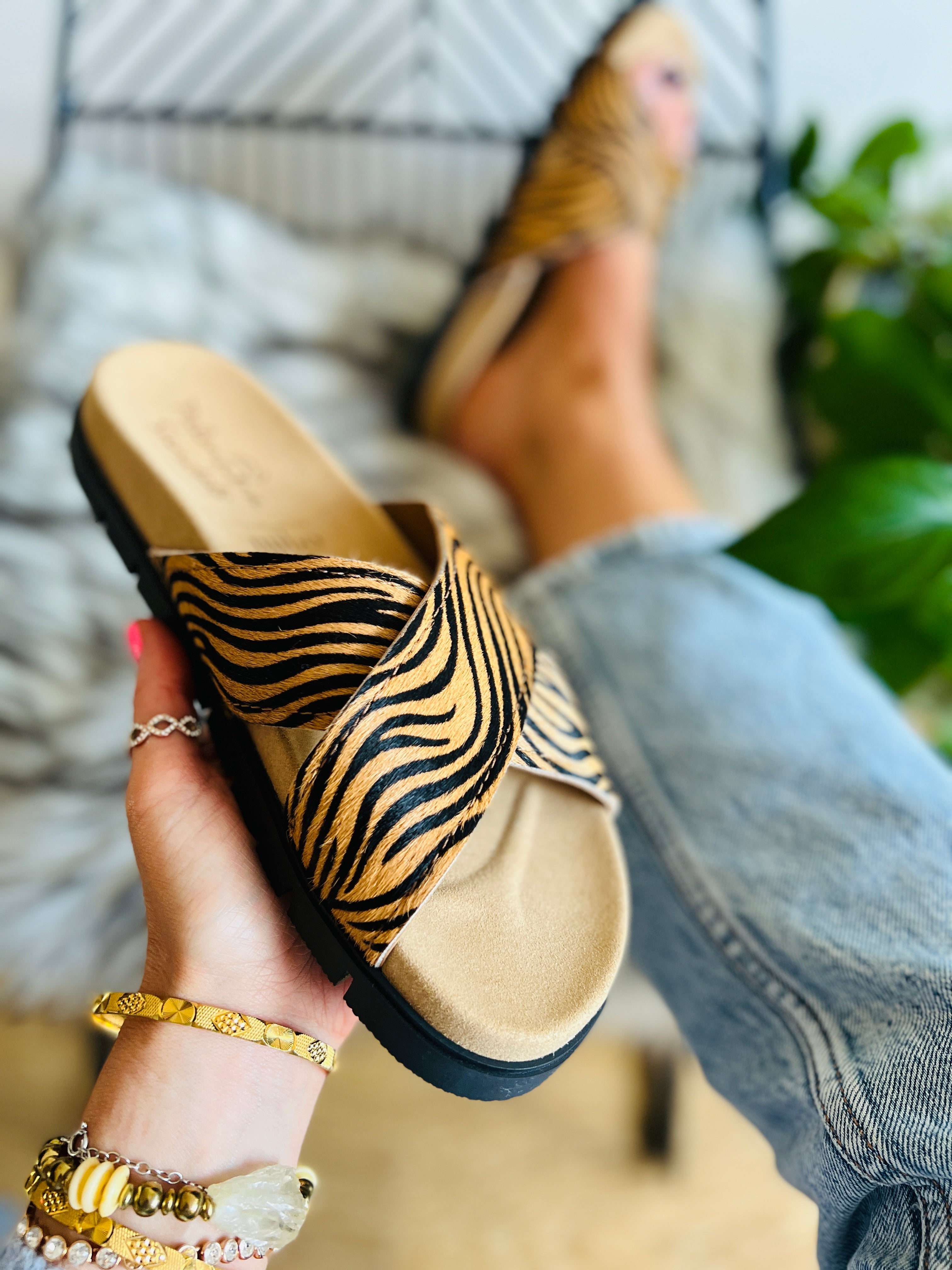 Tiger print arch support ergonomic innersole flat slide sandals